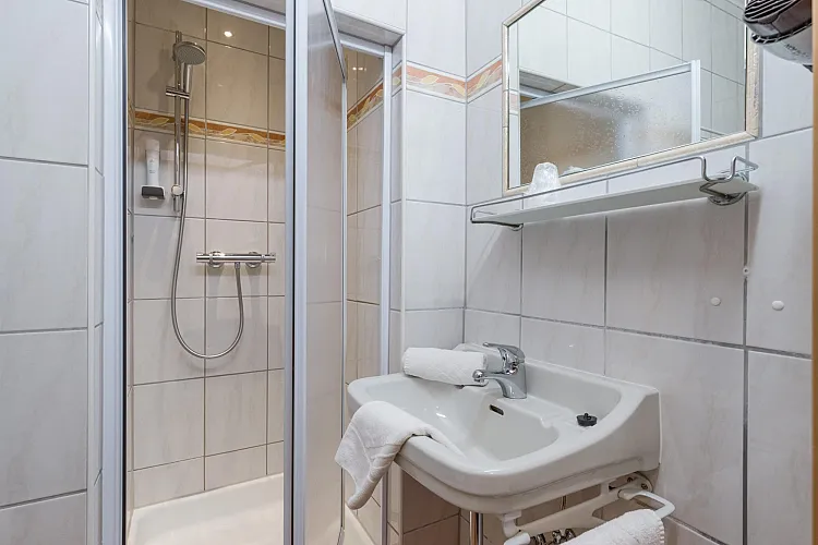 haus_tirol_comfort_doppeltzimmer_zimmer_14_2.jpg