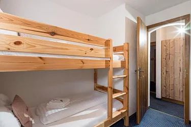 haus_tirol_familienzimmer_zimmer_13_3.jpg