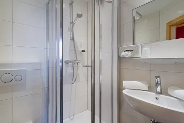 haus_tirol_standard_doppelzimmer_zimmer_4_2.jpg